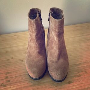 Noë high heel booties 👍